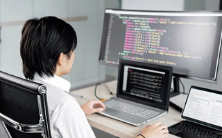 岳阳 ,php声明和调用变量的符号是什么？